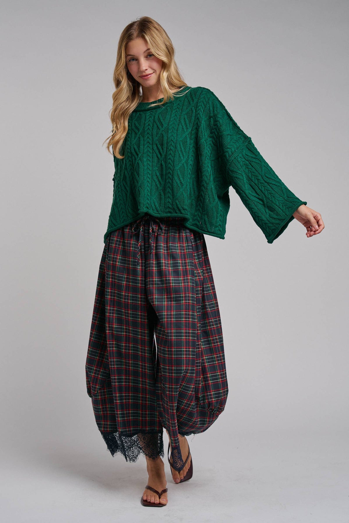 CHRISTMAS PLAID LEG PANTS WITH DELICATE LACE HEM_JLB80092-05