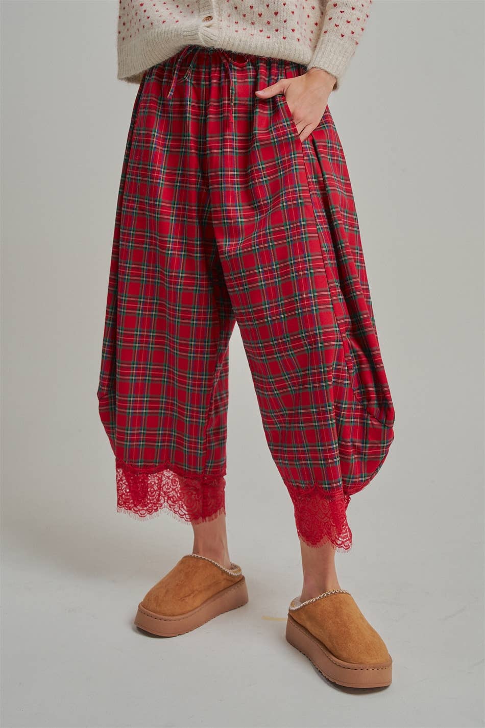 CHRISTMAS PLAID LEG PANTS WITH DELICATE LACE HEM_JLB80092-05