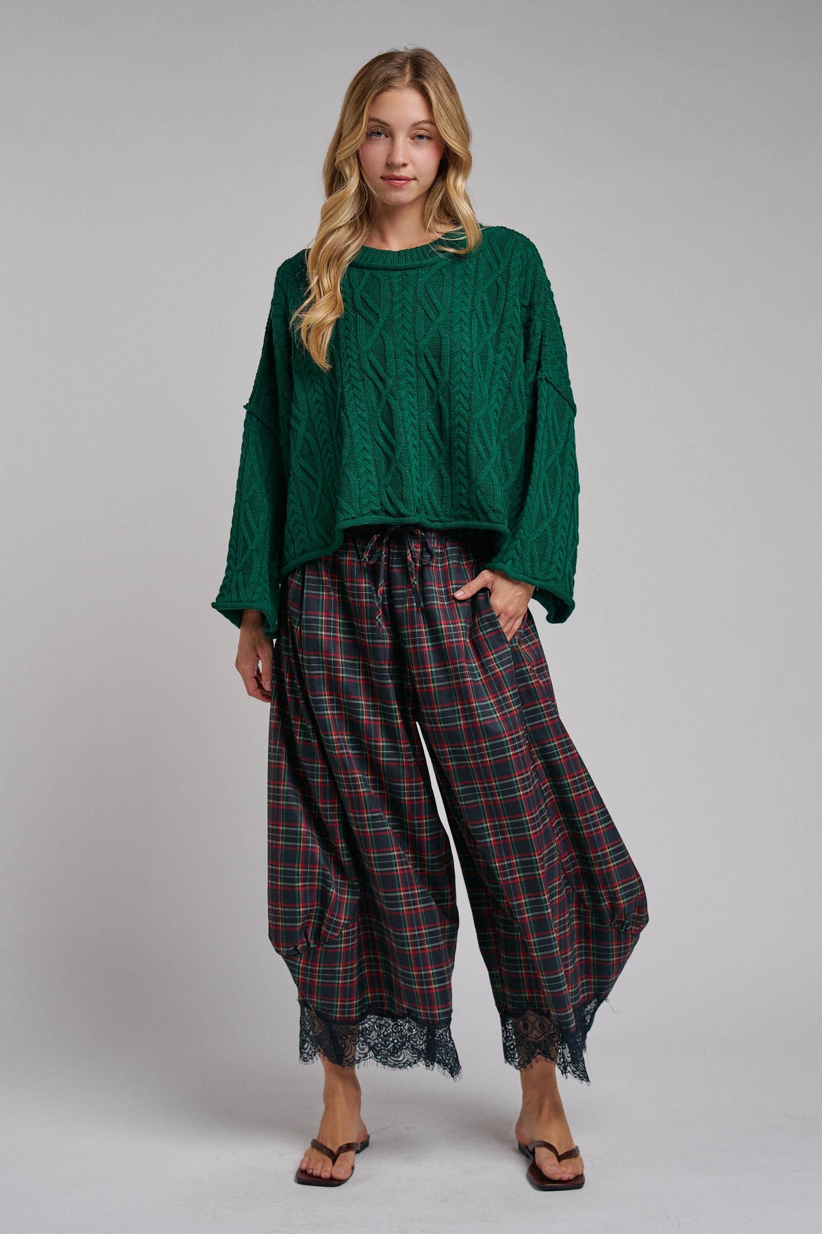 CHRISTMAS PLAID LEG PANTS WITH DELICATE LACE HEM_JLB80092-05