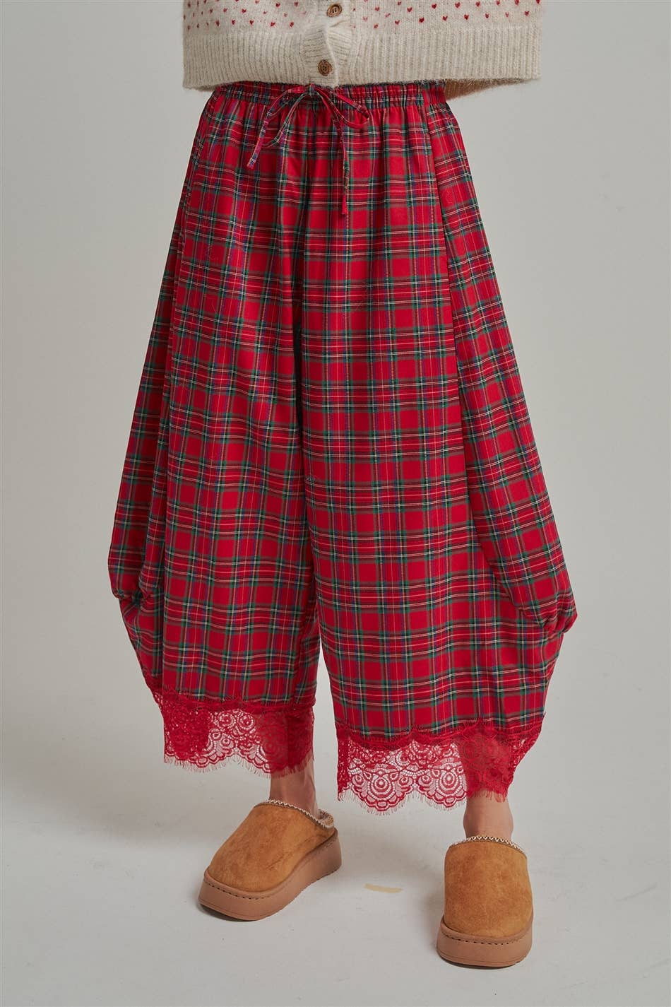 CHRISTMAS PLAID LEG PANTS WITH DELICATE LACE HEM_JLB80092-05