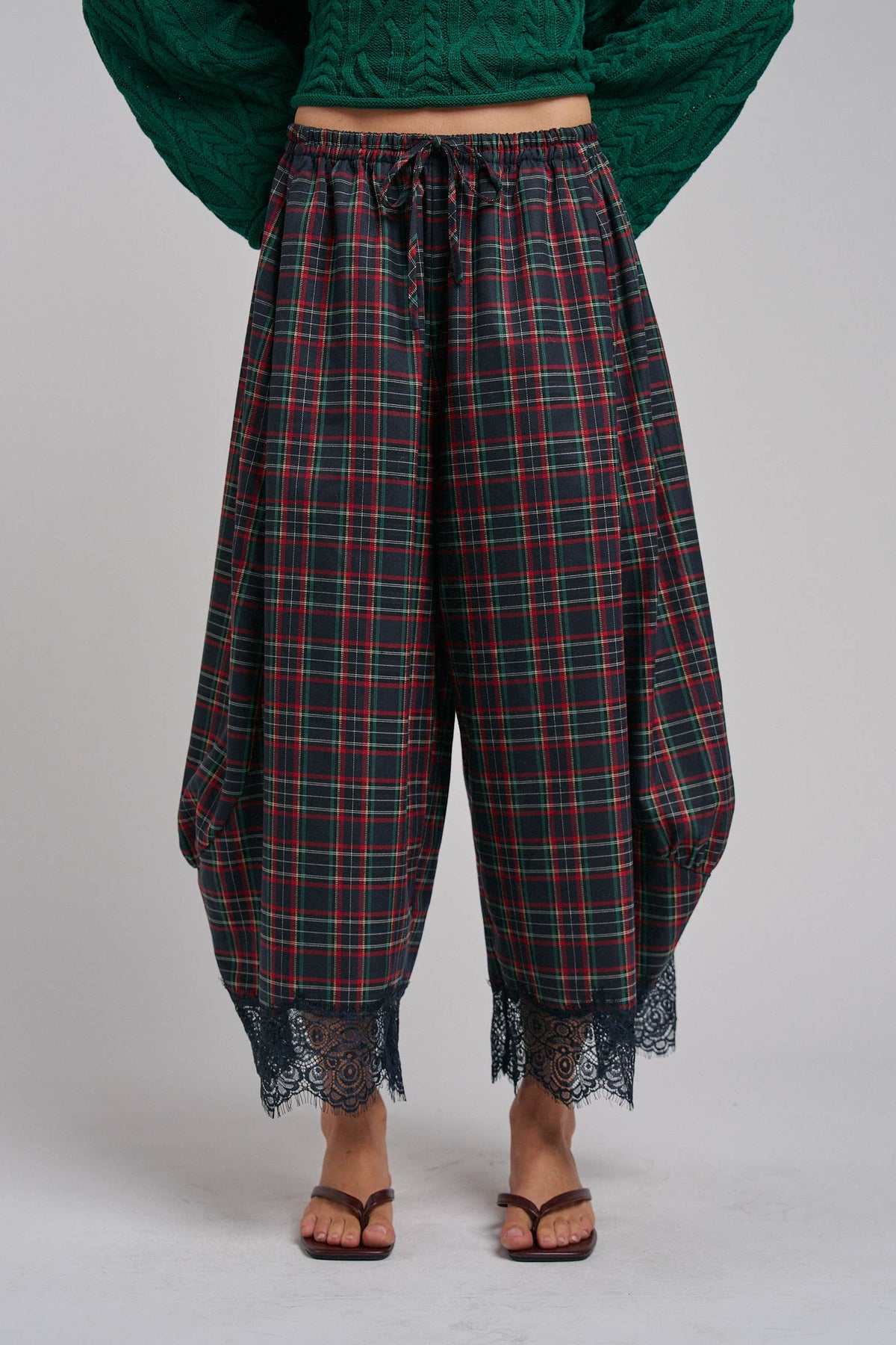 CHRISTMAS PLAID LEG PANTS WITH DELICATE LACE HEM_JLB80092-05
