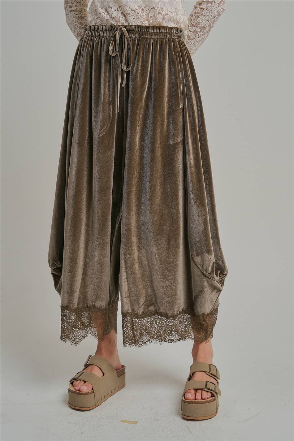 HOLIDAY VELVET FLOWY WIDE BALLOON LEG PANTS_JLB80092-02