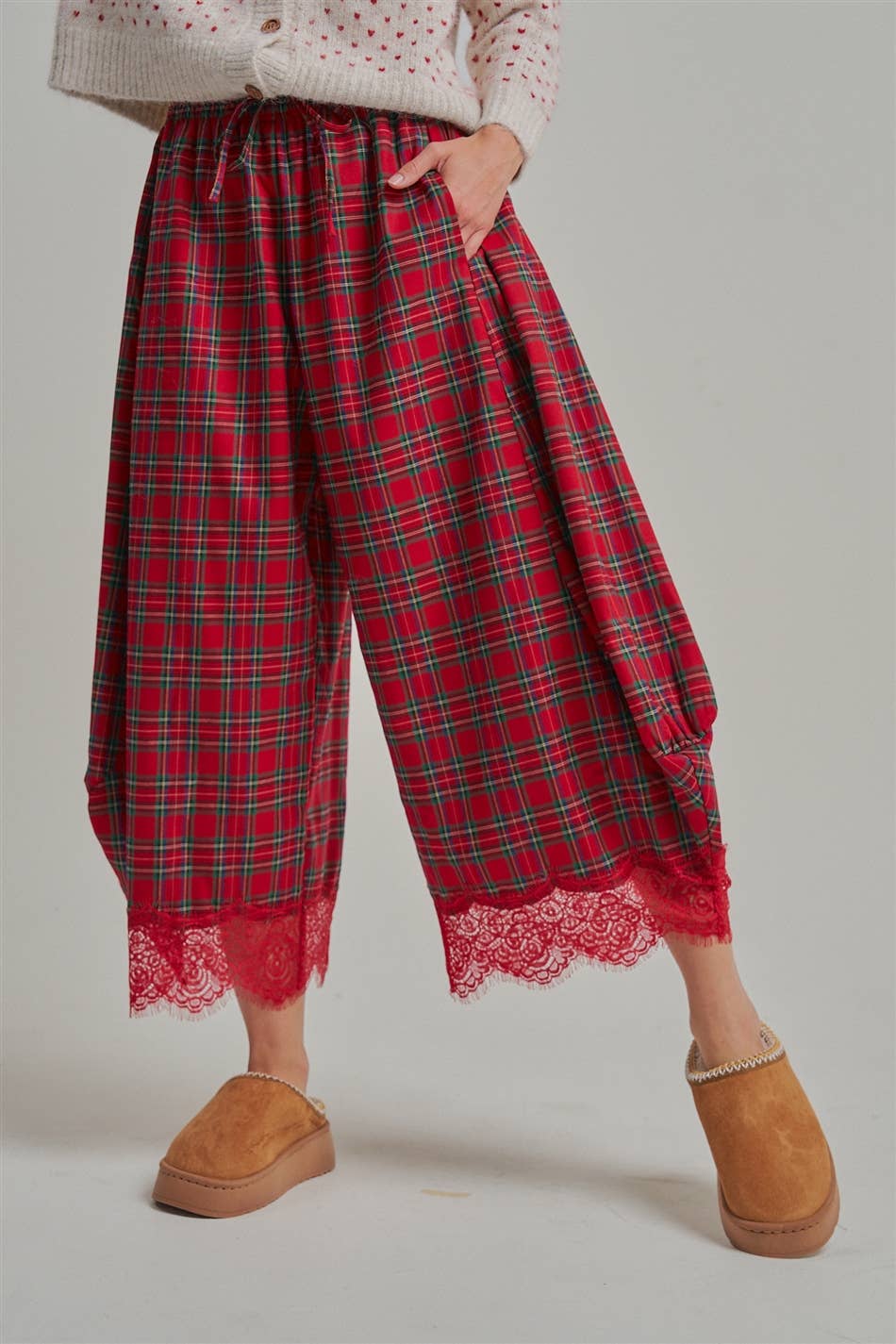 CHRISTMAS PLAID LEG PANTS WITH DELICATE LACE HEM_JLB80092-05