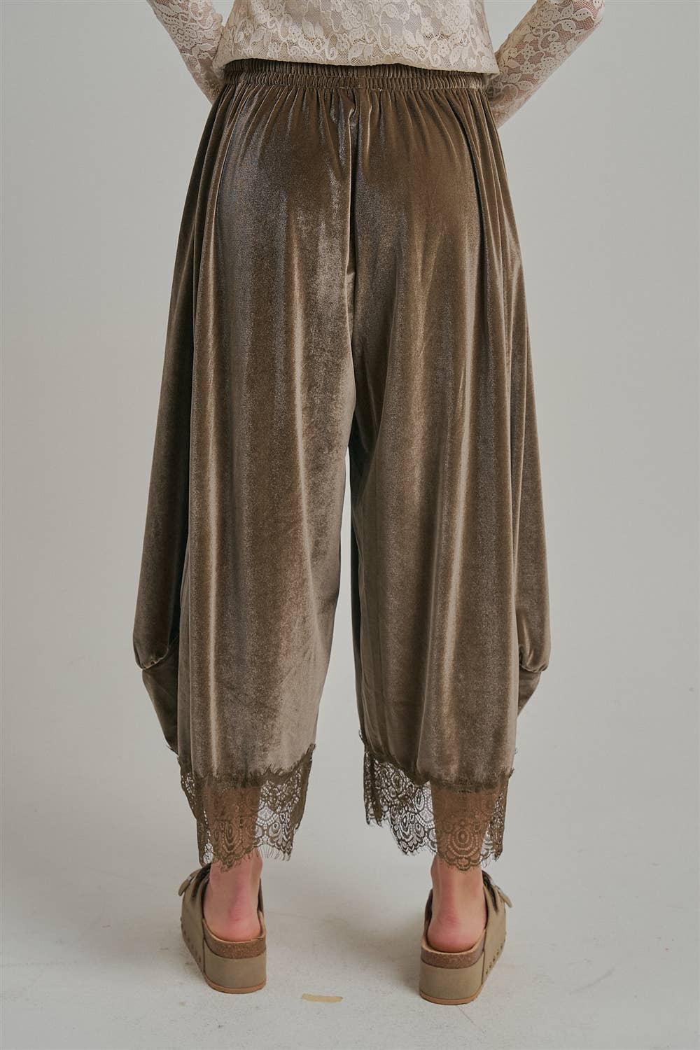 HOLIDAY VELVET FLOWY WIDE BALLOON LEG PANTS_JLB80092-02