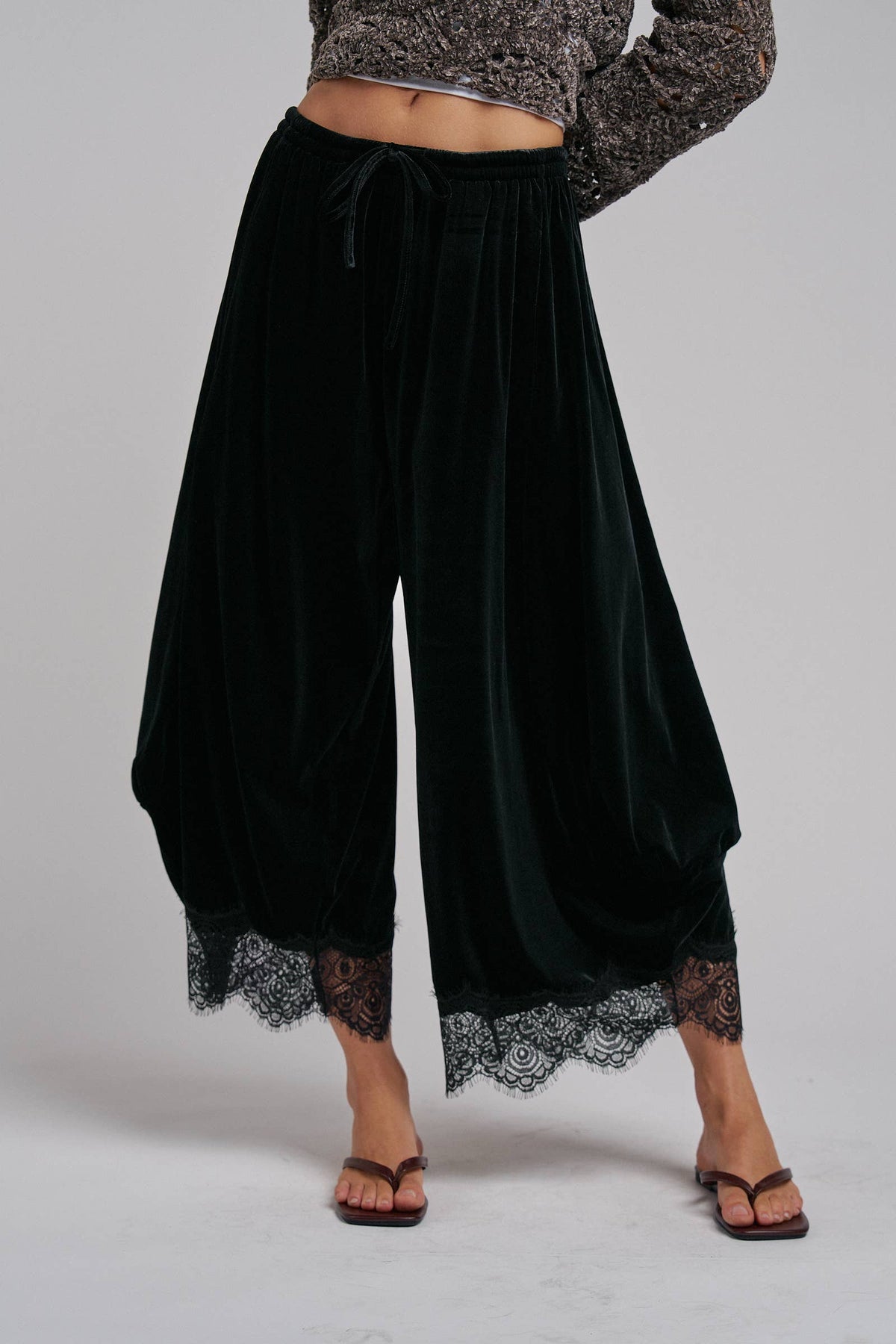HOLIDAY VELVET FLOWY WIDE BALLOON LEG PANTS_JLB80092-02