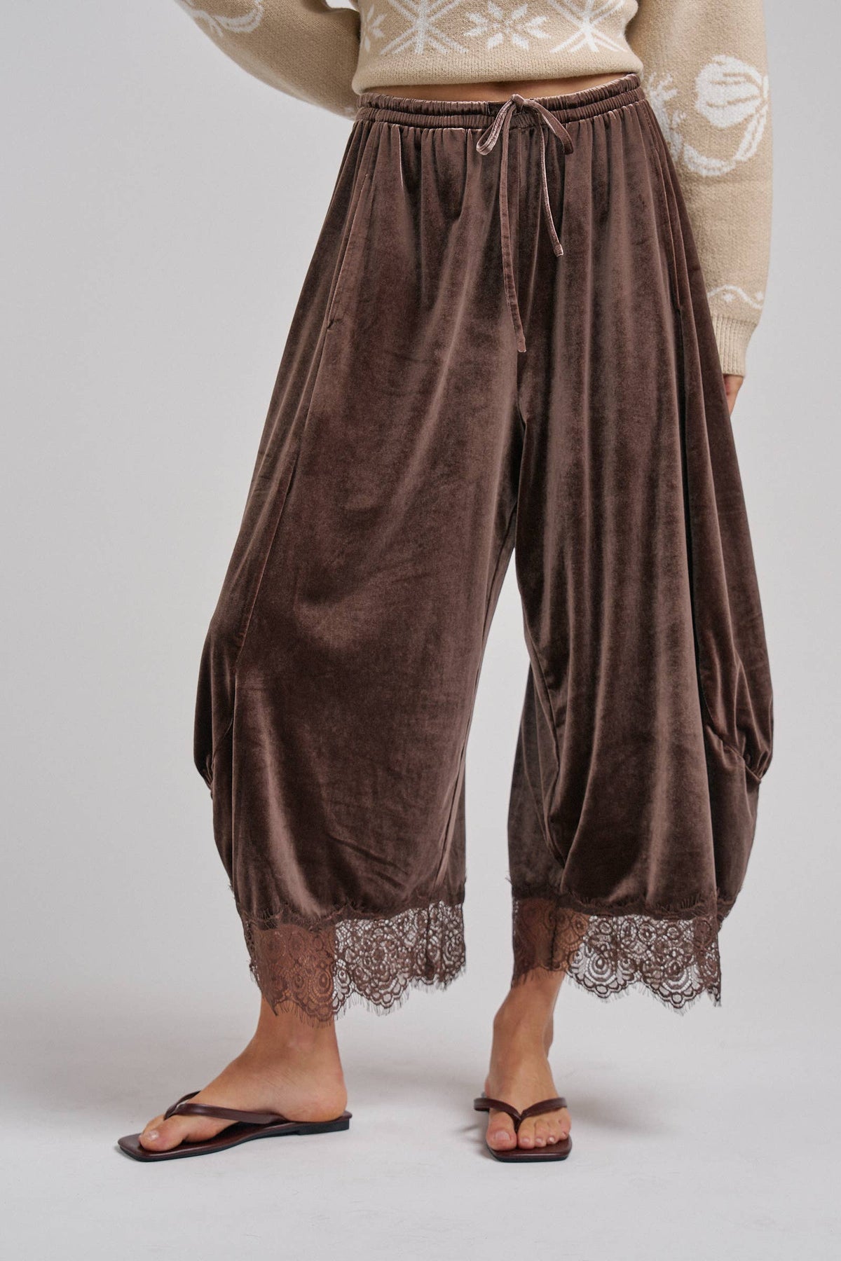 HOLIDAY VELVET FLOWY WIDE BALLOON LEG PANTS_JLB80092-02