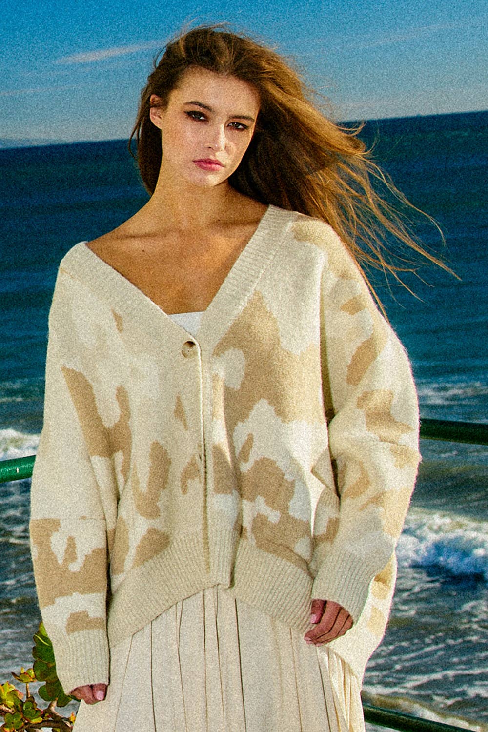 IT1670F Oversized Camouflage Pullover Sweater Cardigan