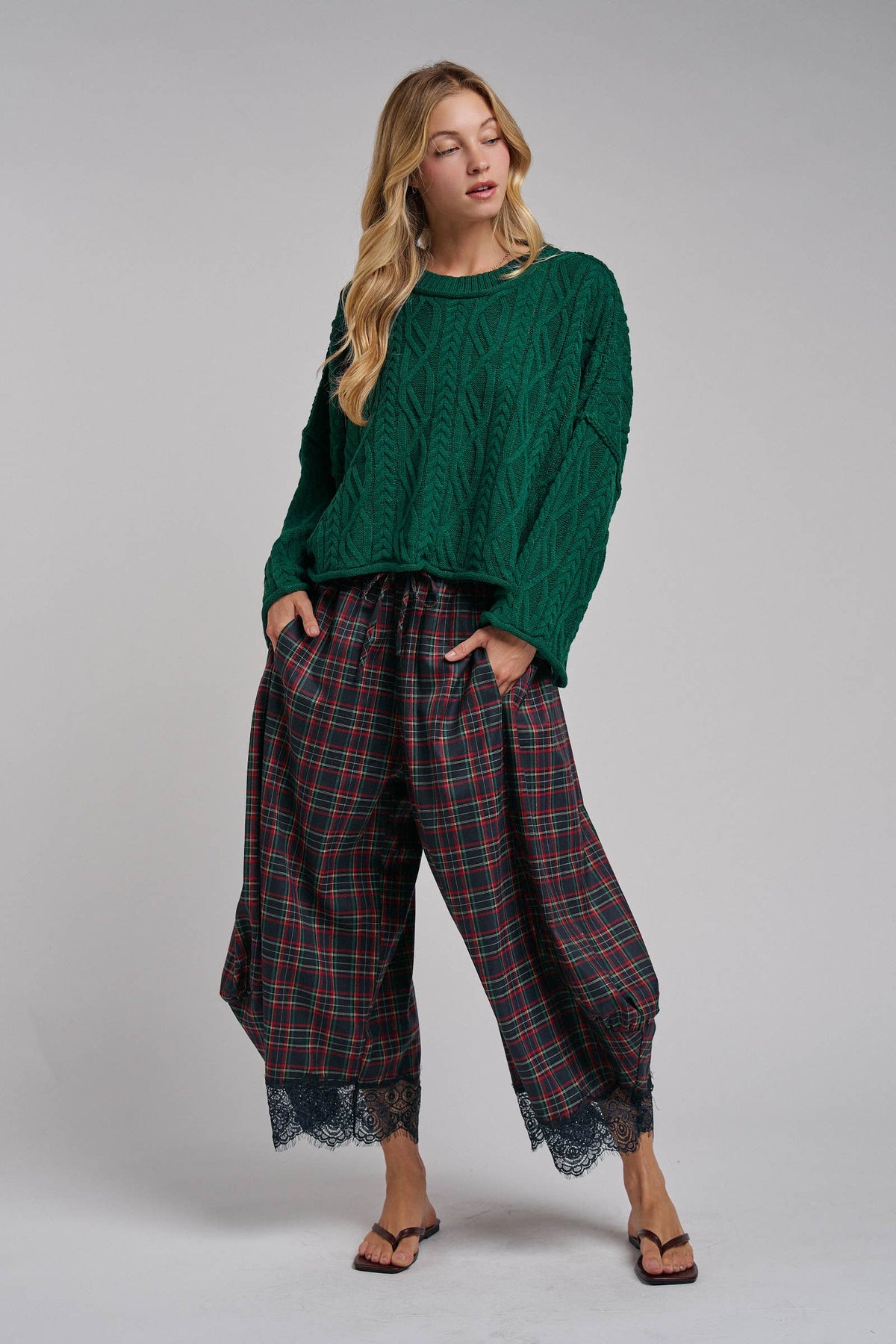 CHRISTMAS PLAID LEG PANTS WITH DELICATE LACE HEM_JLB80092-05