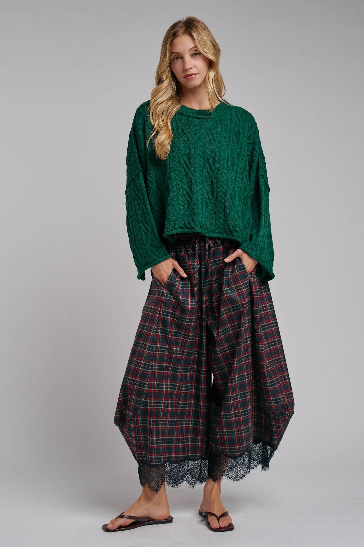 CHRISTMAS PLAID LEG PANTS WITH DELICATE LACE HEM_JLB80092-05