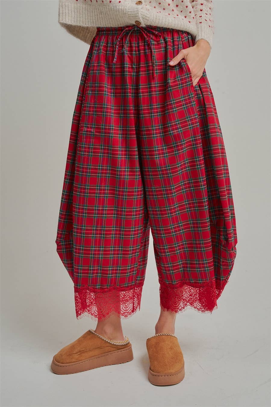 CHRISTMAS PLAID LEG PANTS WITH DELICATE LACE HEM_JLB80092-05