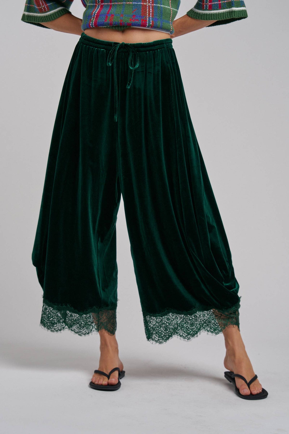 HOLIDAY VELVET FLOWY WIDE BALLOON LEG PANTS_JLB80092-02