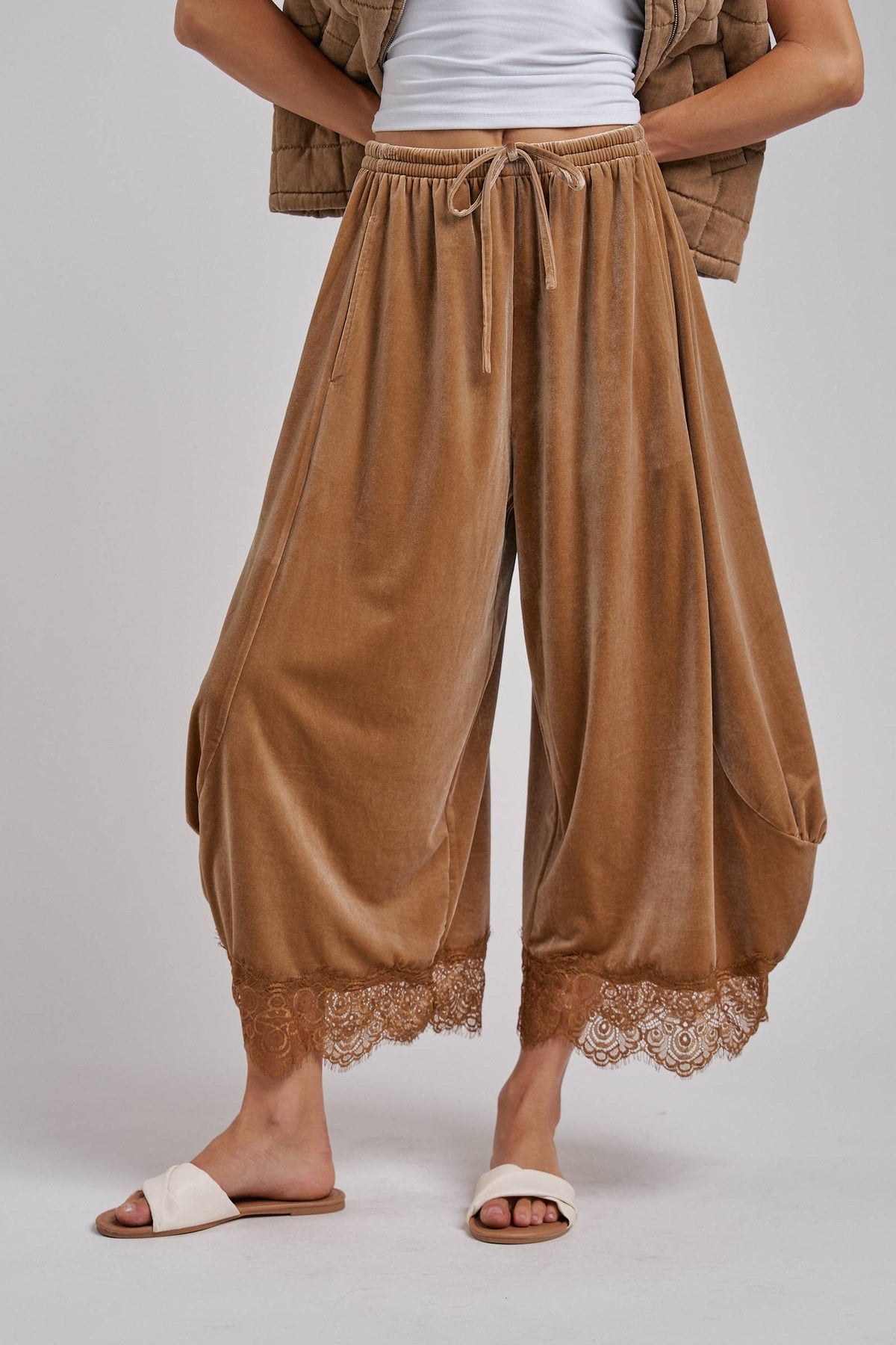 HOLIDAY VELVET FLOWY WIDE BALLOON LEG PANTS_JLB80092-02