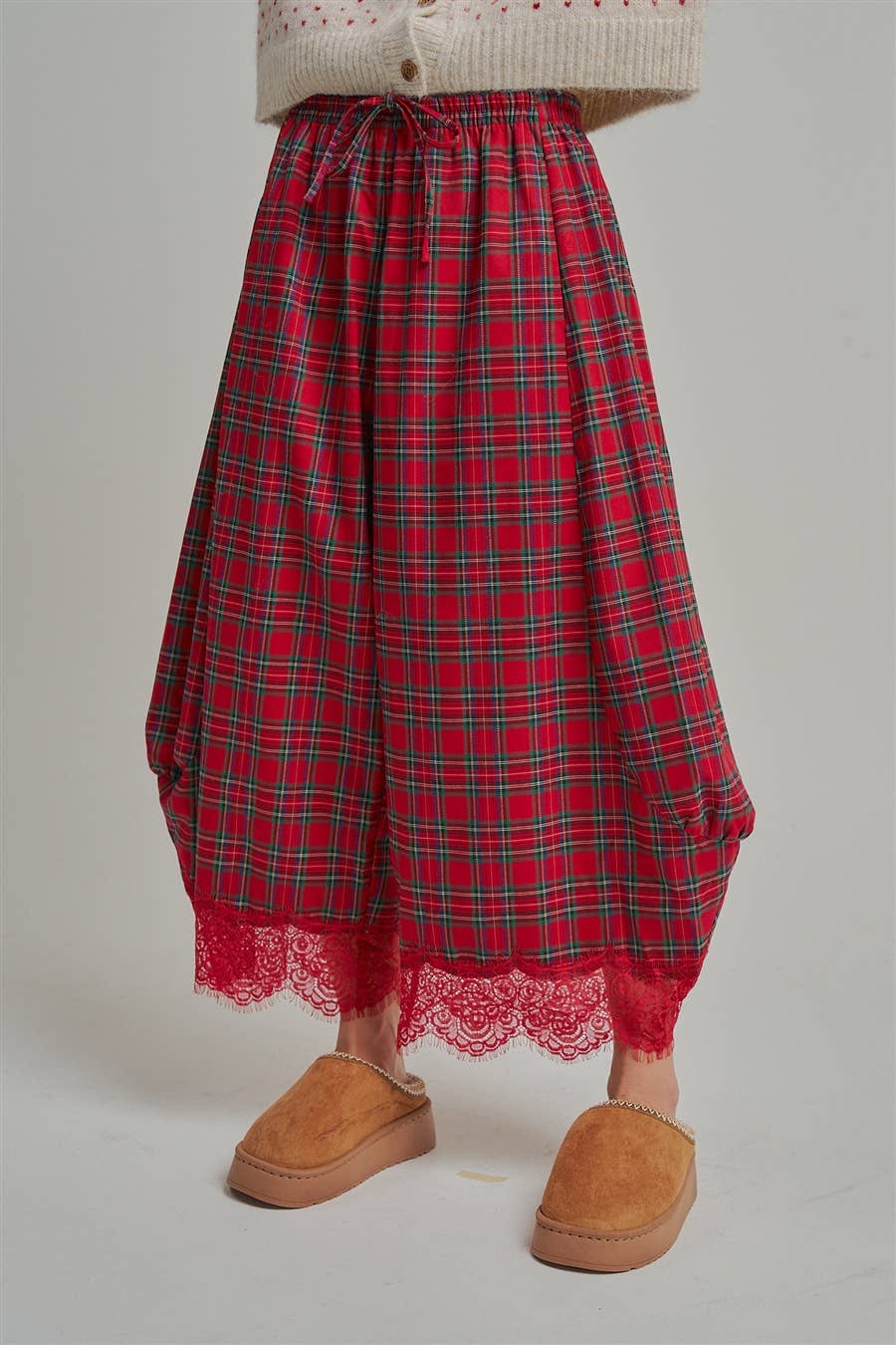 CHRISTMAS PLAID LEG PANTS WITH DELICATE LACE HEM_JLB80092-05