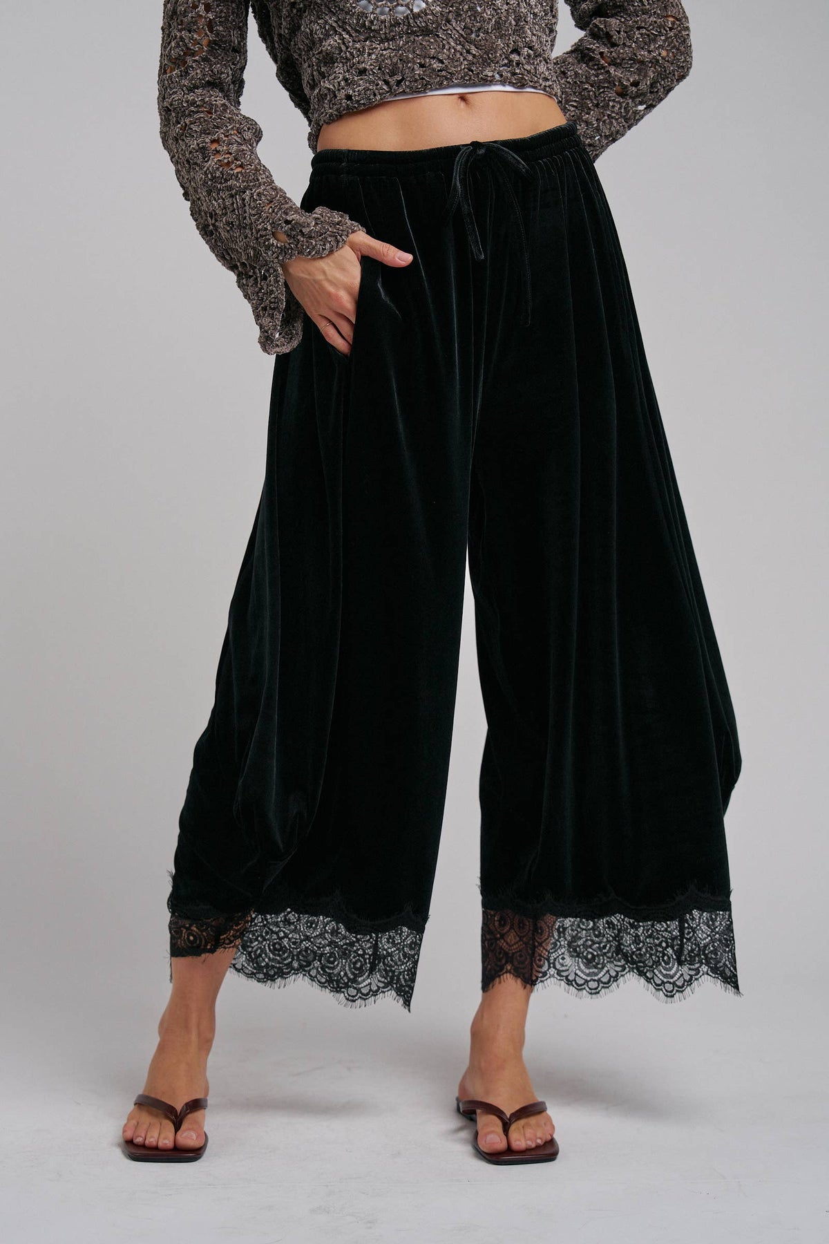 HOLIDAY VELVET FLOWY WIDE BALLOON LEG PANTS_JLB80092-02